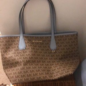 Michael Kors tote Reversible!!!